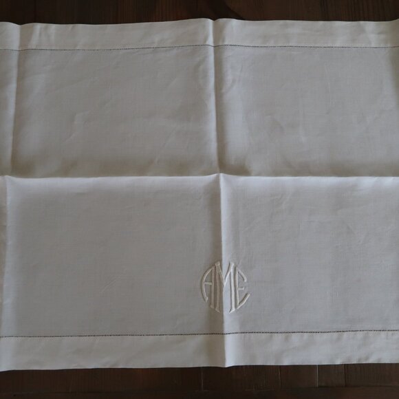 Vintage Hemstitched Linen Table Runner Buffet Scarf 44" x 18" - Picture 3 of 7